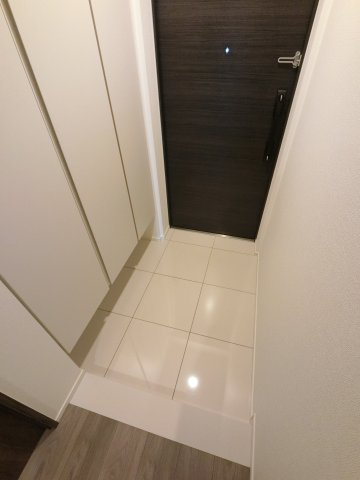 センチュリー千葉みなとの玄関