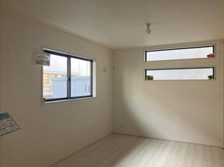 【居間・リビング】 | 旭区中白根1丁目 全1棟 | LDK 20.5帖