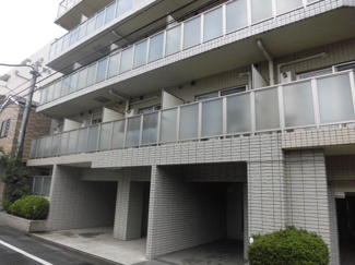 【外観】 | 鉄筋コンクリート造のがっちりとした建物。