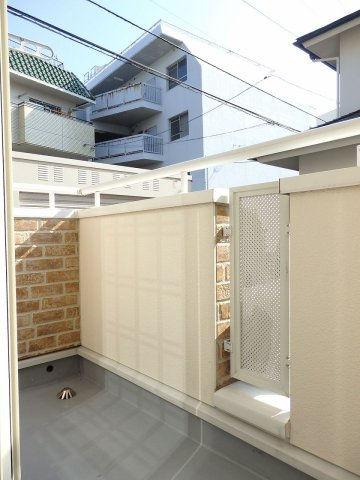 メルヒェンシュロースのバルコニー|暖かな日差しのふりそそぐバルコニー