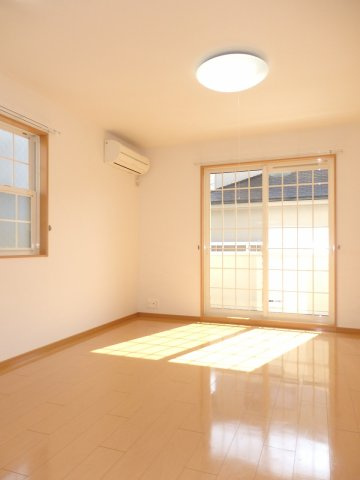 メルヒェンシュロースの居間・リビング|こちらの居間で趣味の時間をお楽しみください