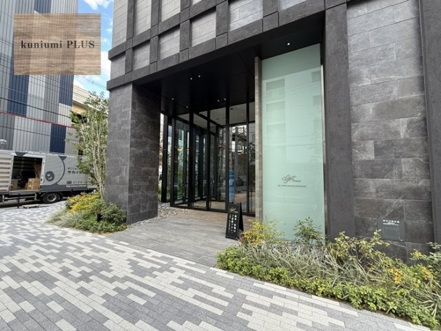 ジオタワー堺筋本町のエントランス