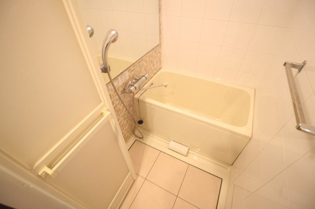 【浴室】 | レクシア鶴ヶ丘 | タイルがオシャレなお風呂です♪