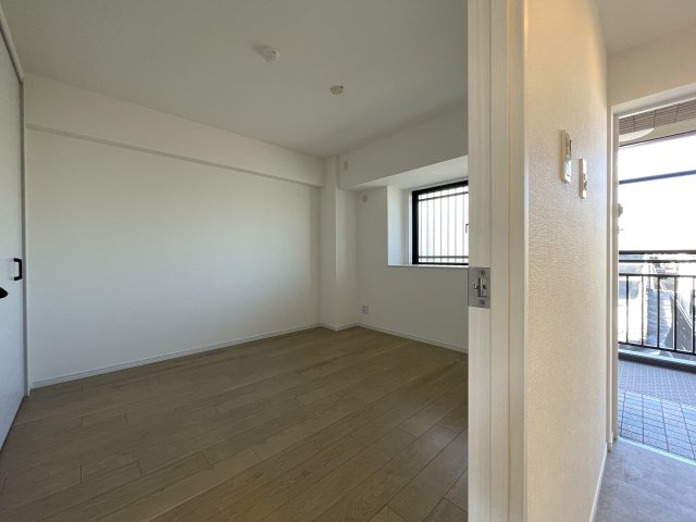 自宅で温泉三昧！ルーバルで整い三昧！今夜のご飯はすしざんまい！な、『グランシティ横濱保土ヶ谷』リフォームの洋室|きれいな洋室です