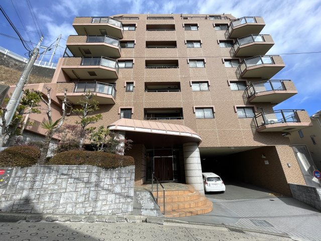 自宅で温泉三昧！ルーバルで整い三昧！今夜のご飯はすしざんまい！な、『グランシティ横濱保土ヶ谷』リフォームの外観|外観もきれいです