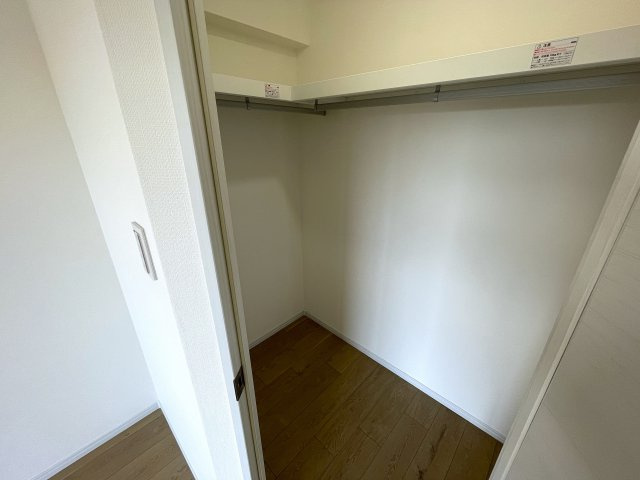 自宅で温泉三昧！ルーバルで整い三昧！今夜のご飯はすしざんまい！な、『グランシティ横濱保土ヶ谷』リフォームの収納|収納豊富です