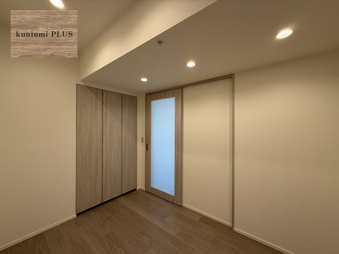 ジオタワー堺筋本町の洋室