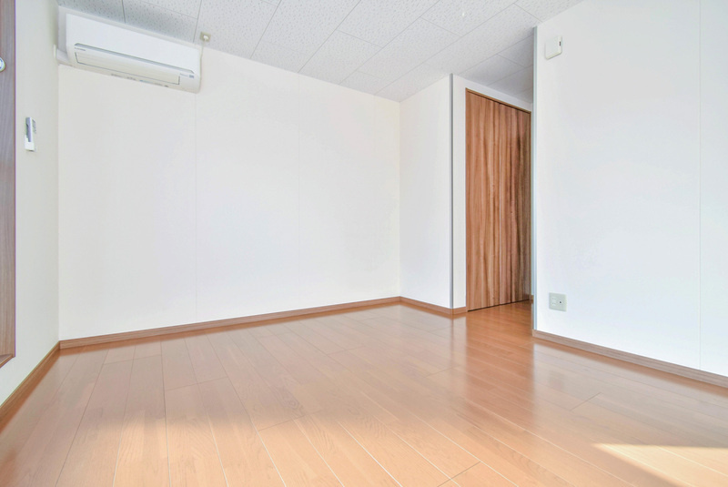 コーポ花水木の洋室