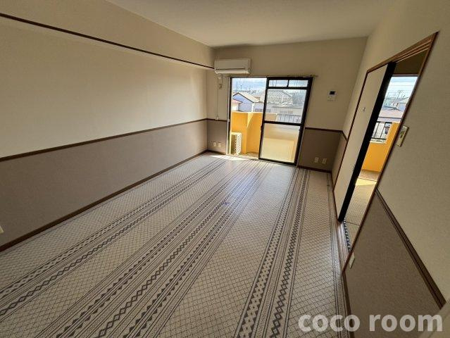 石津レジデンスの居間・リビング