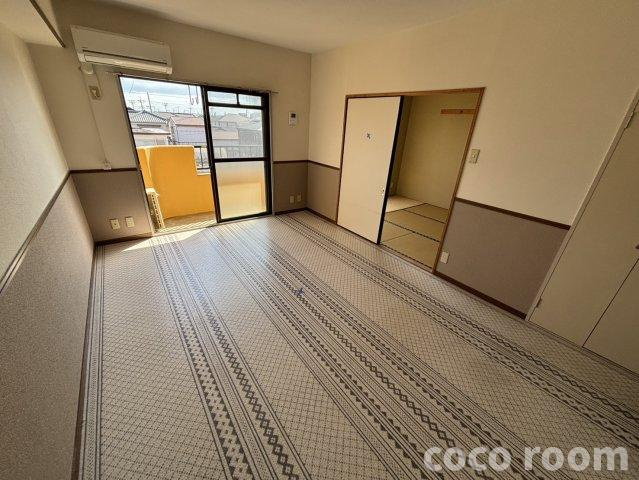 石津レジデンスの居間・リビング