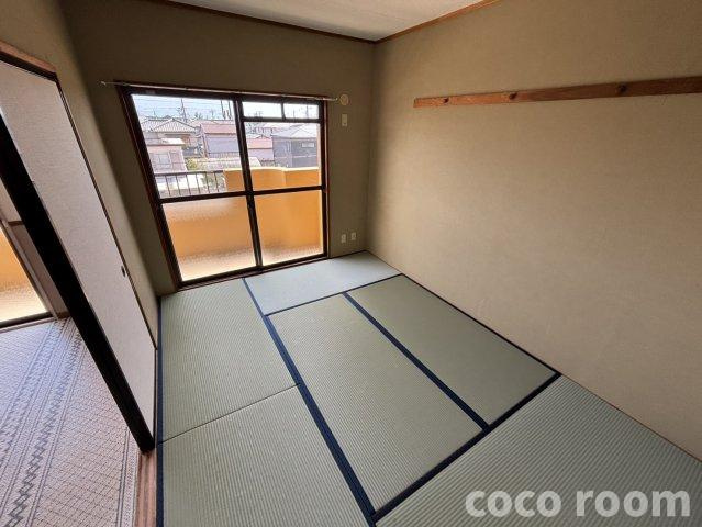 石津レジデンスの和室