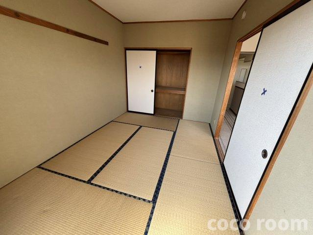 石津レジデンスの和室