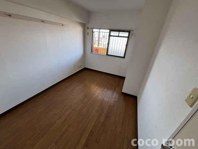 石津レジデンスの居間・リビング