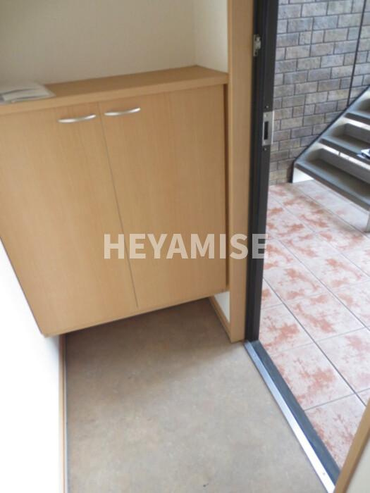 フレンドリースクエア桜B棟の玄関