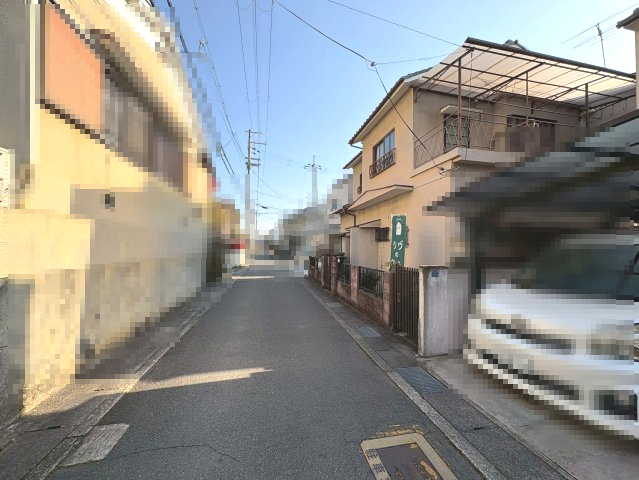 【成約済】長岡京市滝ノ町2丁目　　の前面道路含む現地写真|前道：北東側公道幅員約4.3ｍ約10.8ｍ