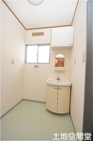 永犬丸南町５丁目　離れ付き平屋の洗面所