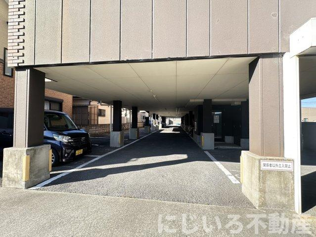 ラ・フェドールの駐車場