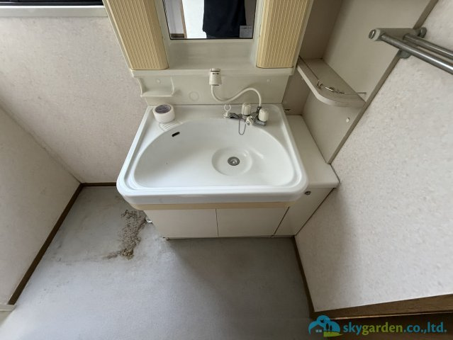 厚木市小野　中古戸建の独立洗面台