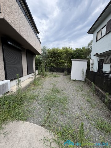 厚木市小野　中古戸建の庭