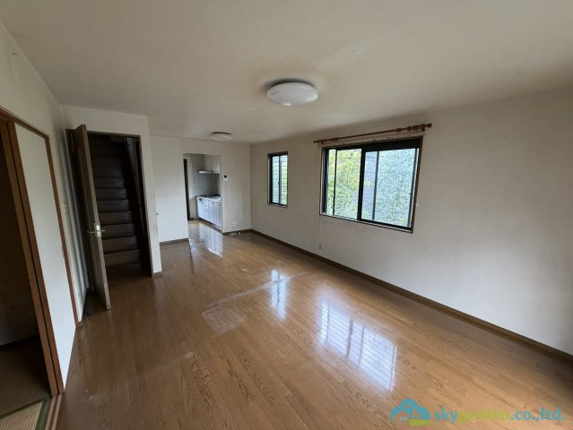 厚木市小野　中古戸建の居間・リビング