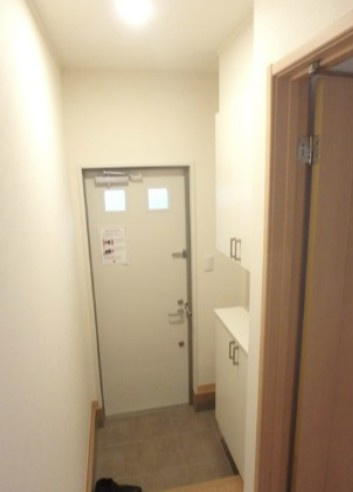 ミッテルドルフ新江古田(テラスハウス)の玄関