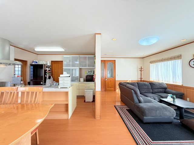 神栖市太田中古戸建の居間・リビング