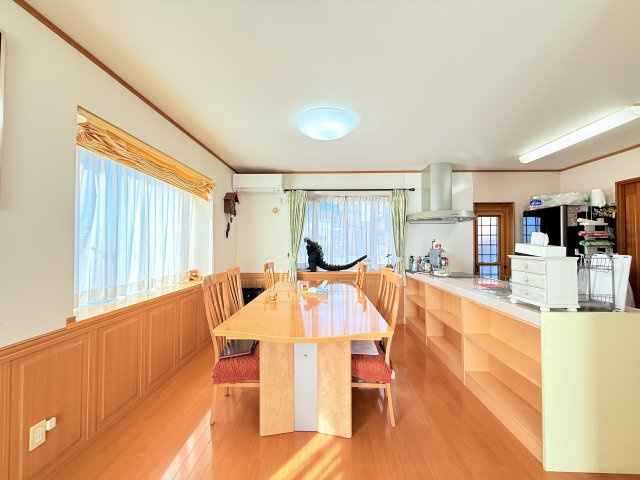 神栖市太田中古戸建の居間・リビング