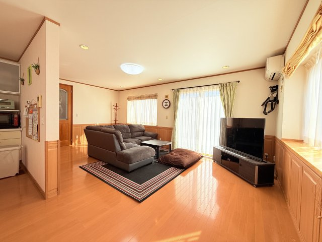 神栖市太田中古戸建の居間・リビング