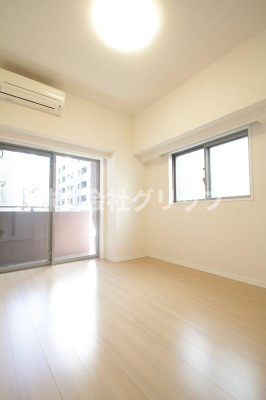 Le'a横濱中央の洋室