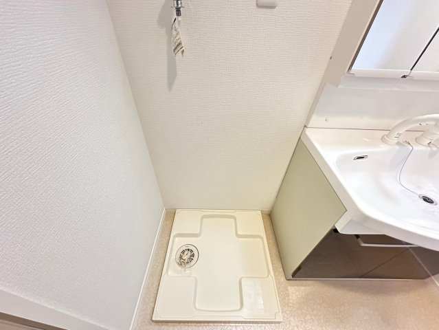 プリマヴェーラ花の木 弐番館のその他|室内に洗濯機置場があります