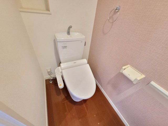 プリマヴェーラ花の木 弐番館のトイレ|清潔感のあるトイレです