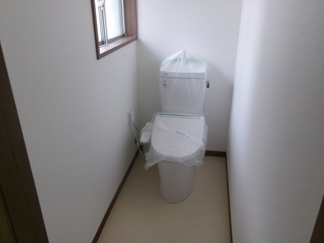 衣川貸家のトイレ