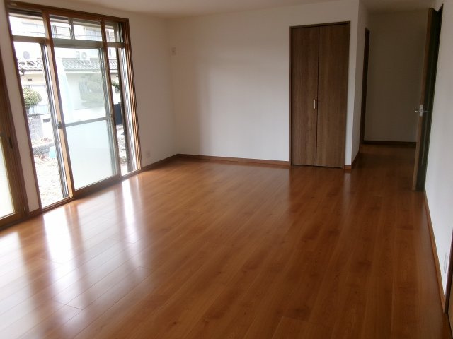 衣川貸家の居間・リビング