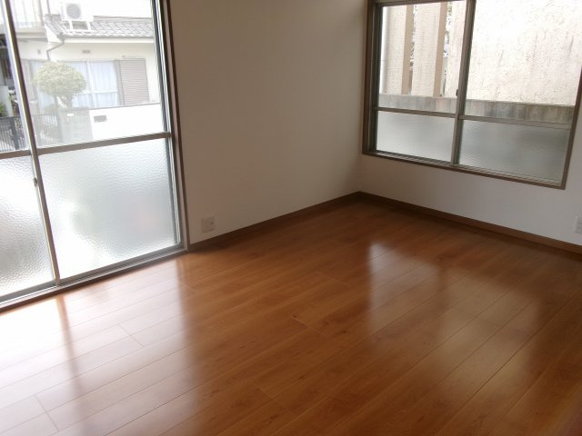 衣川貸家の洋室