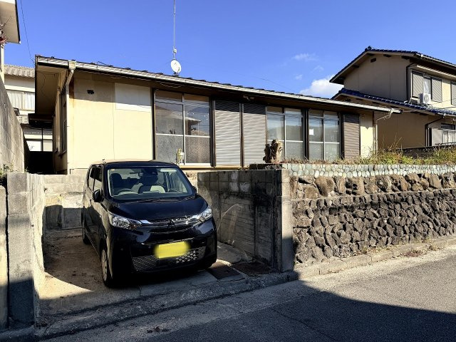 衣川貸家の駐車場