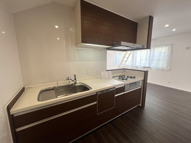 朝日降り注ぐ東向き！気持ちは上向き！【金沢区東朝比奈１丁目】新築戸建のキッチン|使いやすいキッチンです