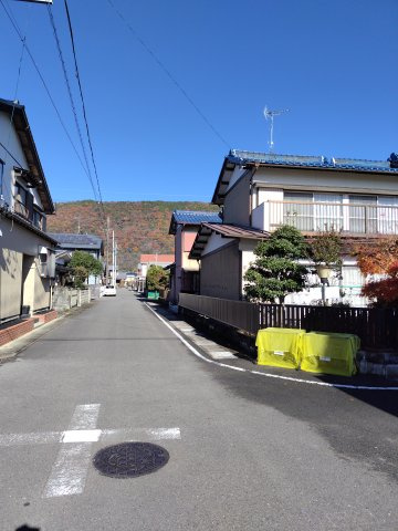 ６６２４９　岐阜市御望中古戸建ての前面道路含む現地写真