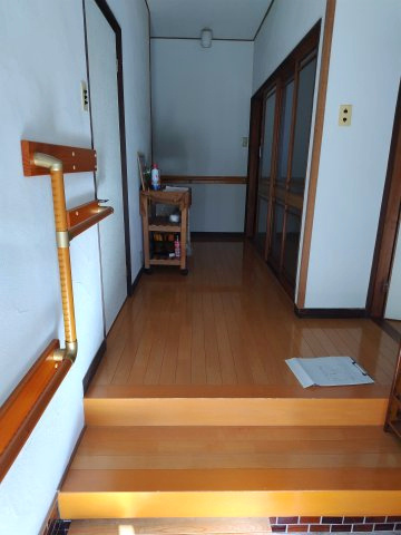 ６６２４９　岐阜市御望中古戸建ての玄関