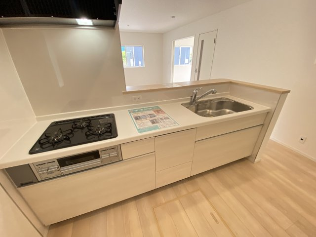 『八王子市新築戸建て』八王子市元八王子町2-816【仲介手数料無料】　４６期のキッチン|～仲介手数料無料☆八王子ひなた不動産～　八王子市元八王子町　新築戸建て