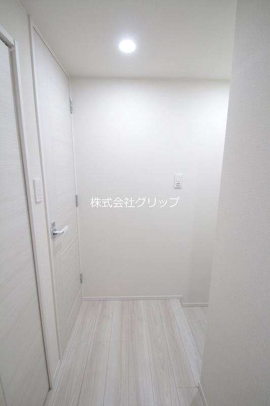 Le'a横濱関内弐番館の玄関