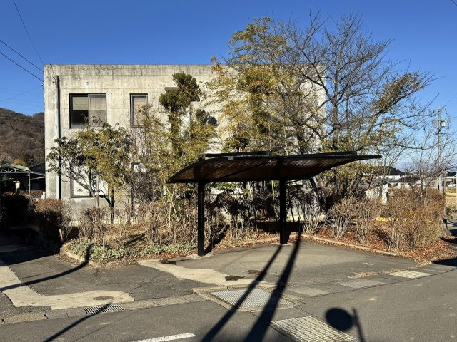 篠ノ井塩崎RC中古住宅の駐車場