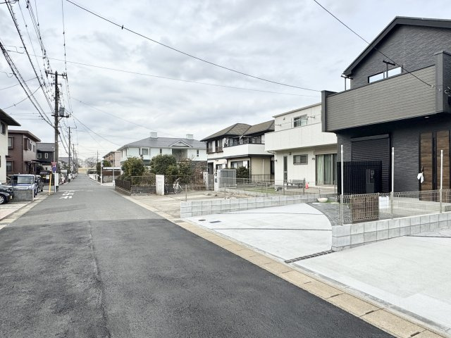 グラファーレ千葉市花見川区さつきが丘１丁目１２期の前面道路含む現地写真