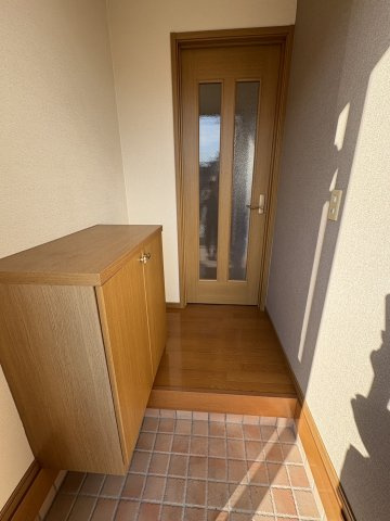 ヨーロピアンシャレ―芝Bの玄関