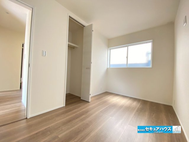 【同施工物件ご案内可能】東海市荒尾町木戸畑　全2棟の内観：施工例|【バルコニーイメージ】
◆見晴らしもよく、太陽の温かな温もりをめいっぱい受け止めてくれます。
太陽の光と爽やかな風を受けたお洗濯物はあっという間に乾き、取りこむ時には太陽の匂いを感じられそうですね。　