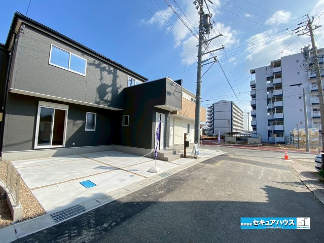 【今からご案内可能】東海市荒尾町木戸畑　全2棟の前面道路含む現地写真|事前予約にて現地ご見学いただけます！お気軽にお問い合わせください♪
■株式会社　セキュアハウス■
住宅ローンに強く、知識、経験豊富なスタッフ在籍
お客様に寄り添い、ご成約後もサポート致します。