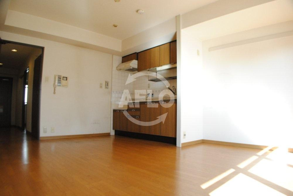 CH.158RESIDENCE NAKANOSHIMA　中之島小学校区の居間・リビング|フクエイ中之島　リビング