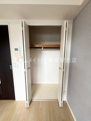 大阪市城東区鴫野西１丁目の賃貸マンションの収納