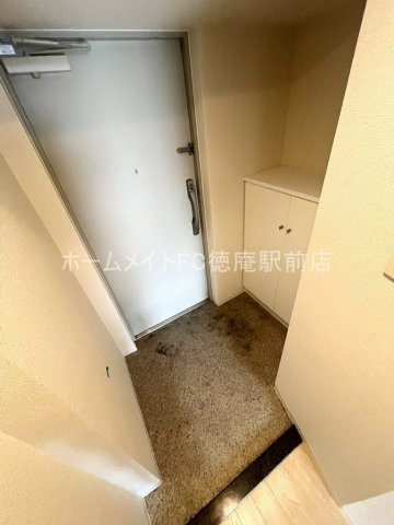 大阪市城東区鴫野西１丁目の賃貸マンションの玄関