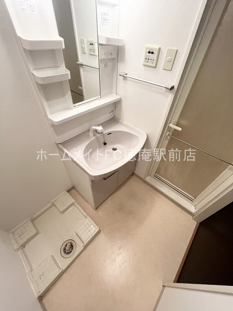 大阪市城東区鴫野西１丁目の賃貸マンションの洗面所