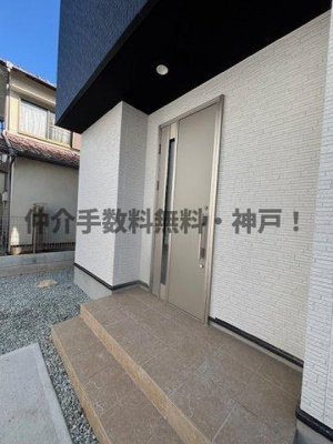 【玄関】 | 明石市太寺天王町　新築戸建3号棟　仲介手数料無料！ | ゆったりとした玄関です